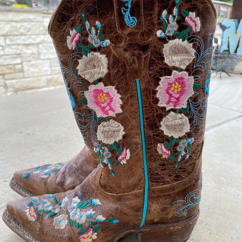 Updated- Pretty Macie Bean cowboy boots